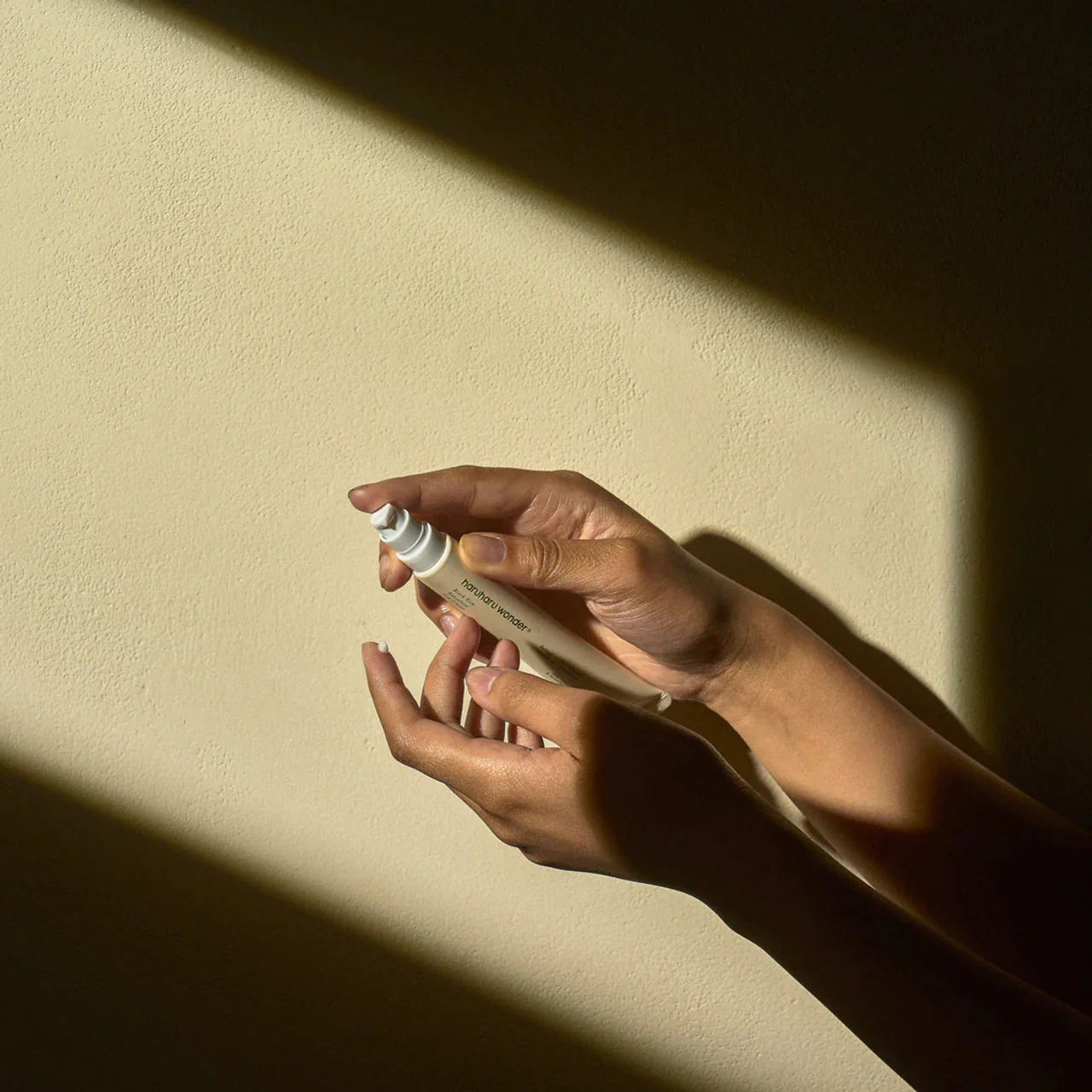 Black Rice Bakuchiol Eye Cream Haruharu Wonder - Imagen 2