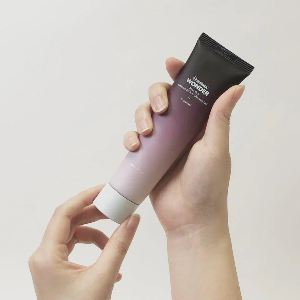 Black Rice Moisture Soft Cleansing Gel Haruharu Wonder